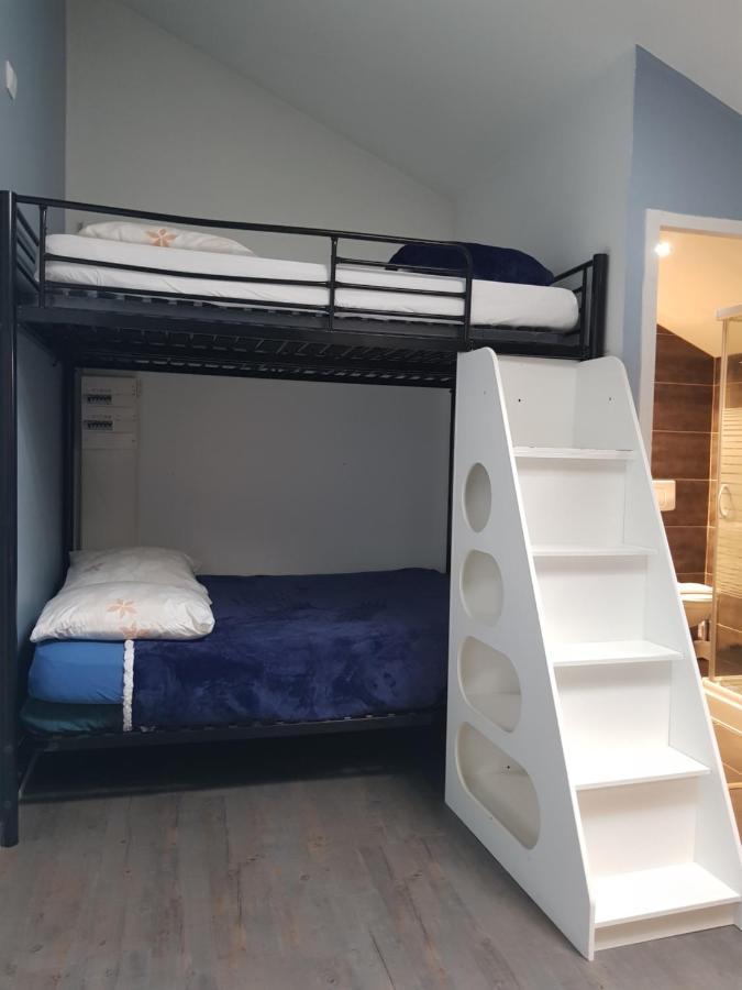Les Studios De La Rose Des Vents Sathonay-Camp ภายนอก รูปภาพ